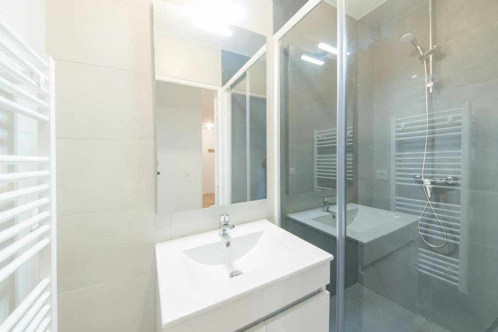 Suite Moderne Familiale 8 Pers - Disney 10M - 2 Sdb Bussy-Saint-Georges Exterior photo